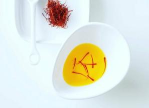 خرید و قیمت انواع عصاره زعفران خوش رنگ